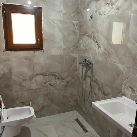 Idajeti Guest Hause Валбона